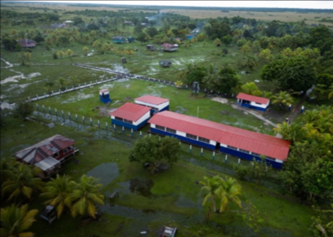 Comunitarios de Puerto Cabezas reciben rehabilitación de obras educativa y agua potable