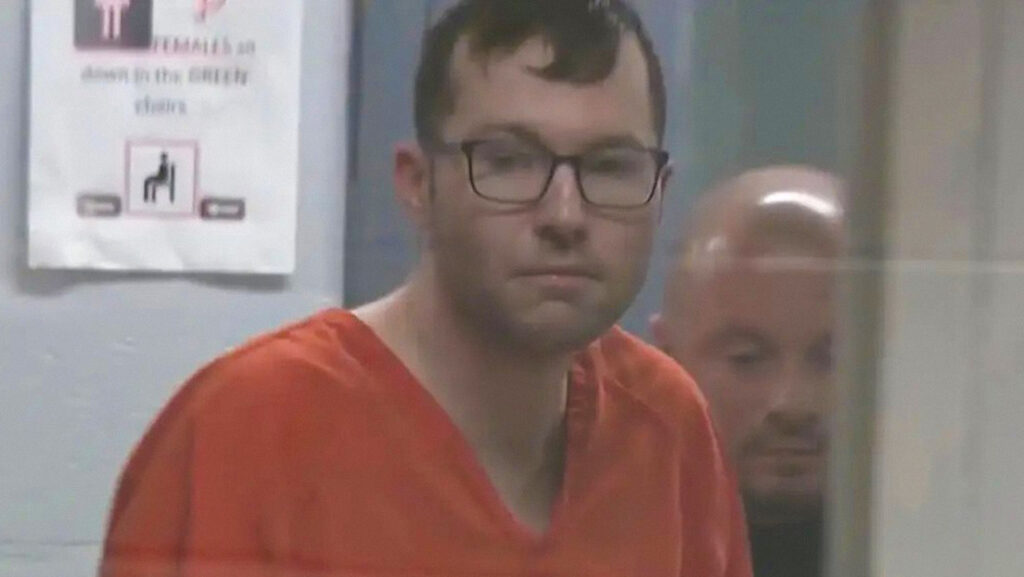 Popular 'influencer' estadounidense es detenido por compartir pornografía infantil