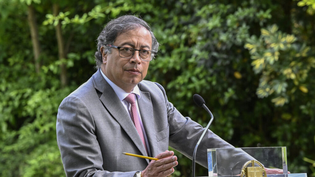 "Cometen un acto imperial absurdo y arbitrario": el dardo de Petro a EEUU