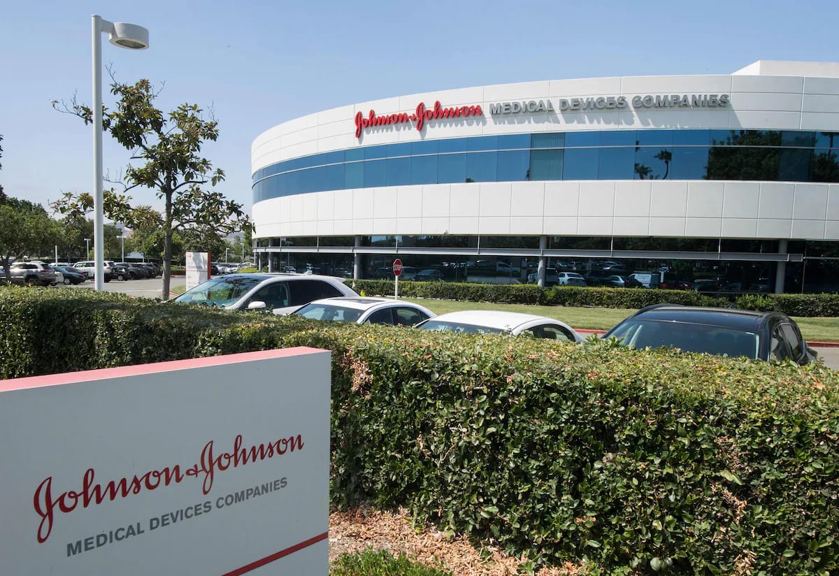Demandan a Johnson & Johnson por popular fármaco que asocian con el autismo