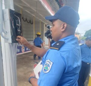 Bomberos inspeccionan tramos de pólvora en Laguna de Tiscapa