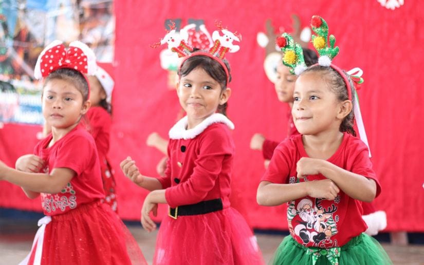 Realizan festival navideño en el Colegio Público 14 de Septiembre