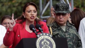 Xiomara Castro denuncia un intento de “golpe electoral” a un mes de las elecciones en Honduras