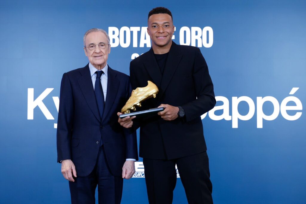 Mbappé recibe la Bota de Oro: “Quiero volver a ganarla el año que viene”