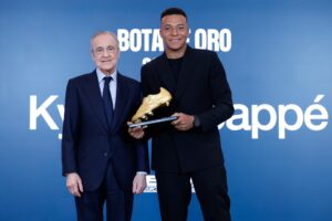 Mbappé recibe la Bota de Oro: “Quiero volver a ganarla el año que viene”
