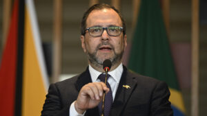 Venezuela: "EEUU da un paso más en su maniobra con la amenaza del uso de la fuerza"