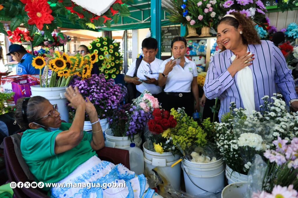 Alcaldía de Managua realiza recorrido por ventas de flores previo al día de los difuntos