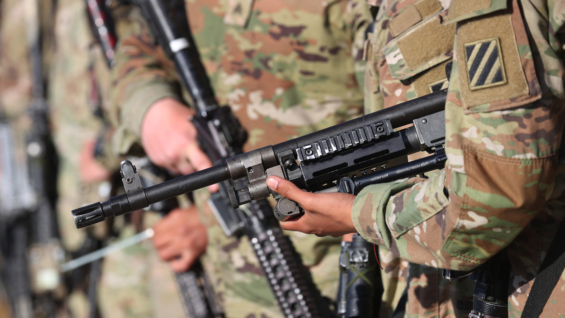 Pentágono pone más barreras a personas transgénero que sirven en el Ejército