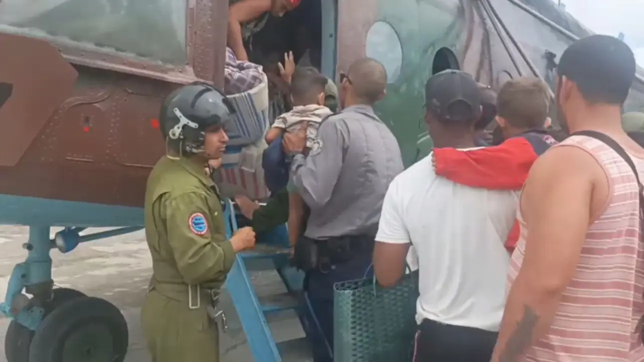 Realizan operación de rescate de miles de damnificados por huracán Melissa en oriente de Cuba