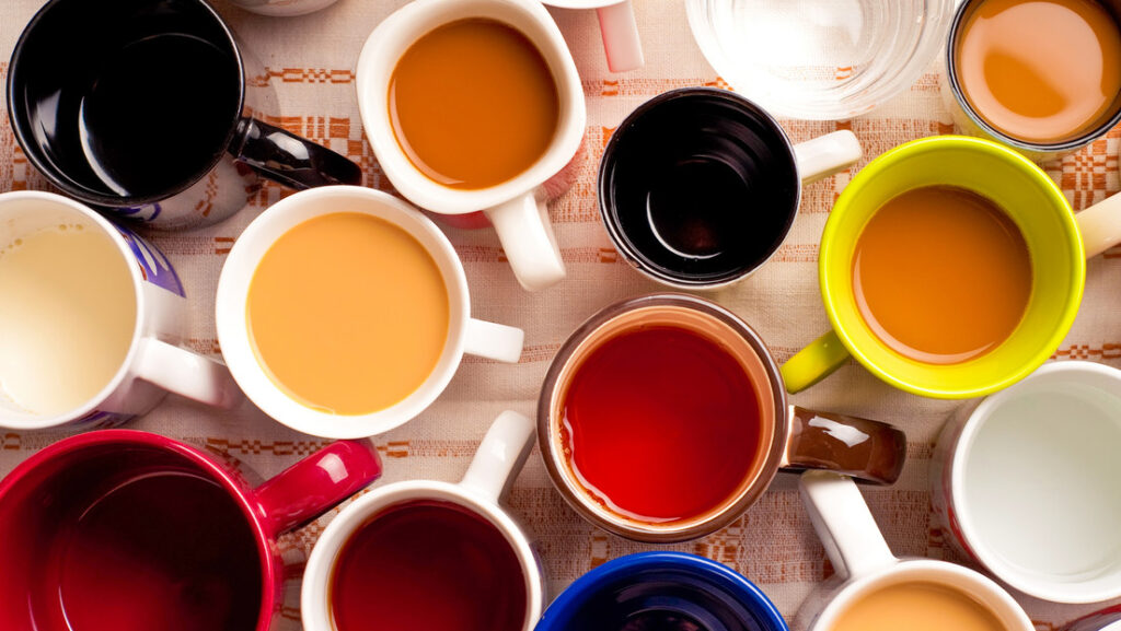 Descubren cómo beber café, té y agua para prolongar la vida