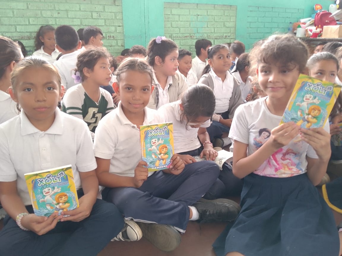 Alcaldía impulsa la educación ambiental en los colegios de Managua con el cómic Xolt y Santi