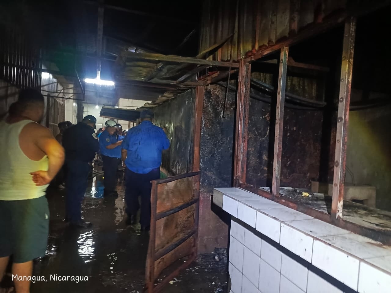 Fuego consume varios tramos en el Mercadito de Ciudad Sandino
