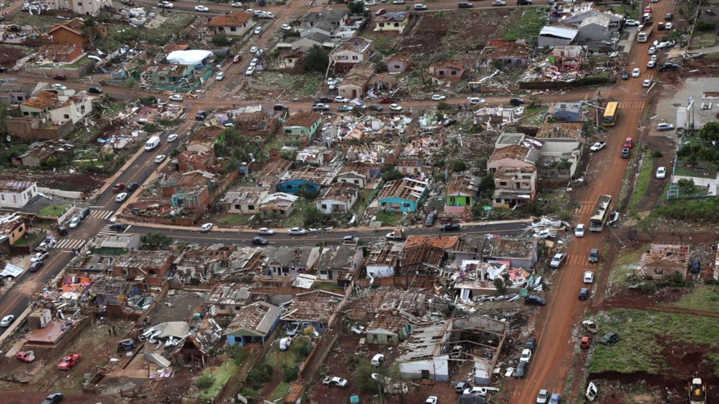 Estado brasileño de Paraná declara calamidad pública tras tornado que afectó al 90 % de las viviendas