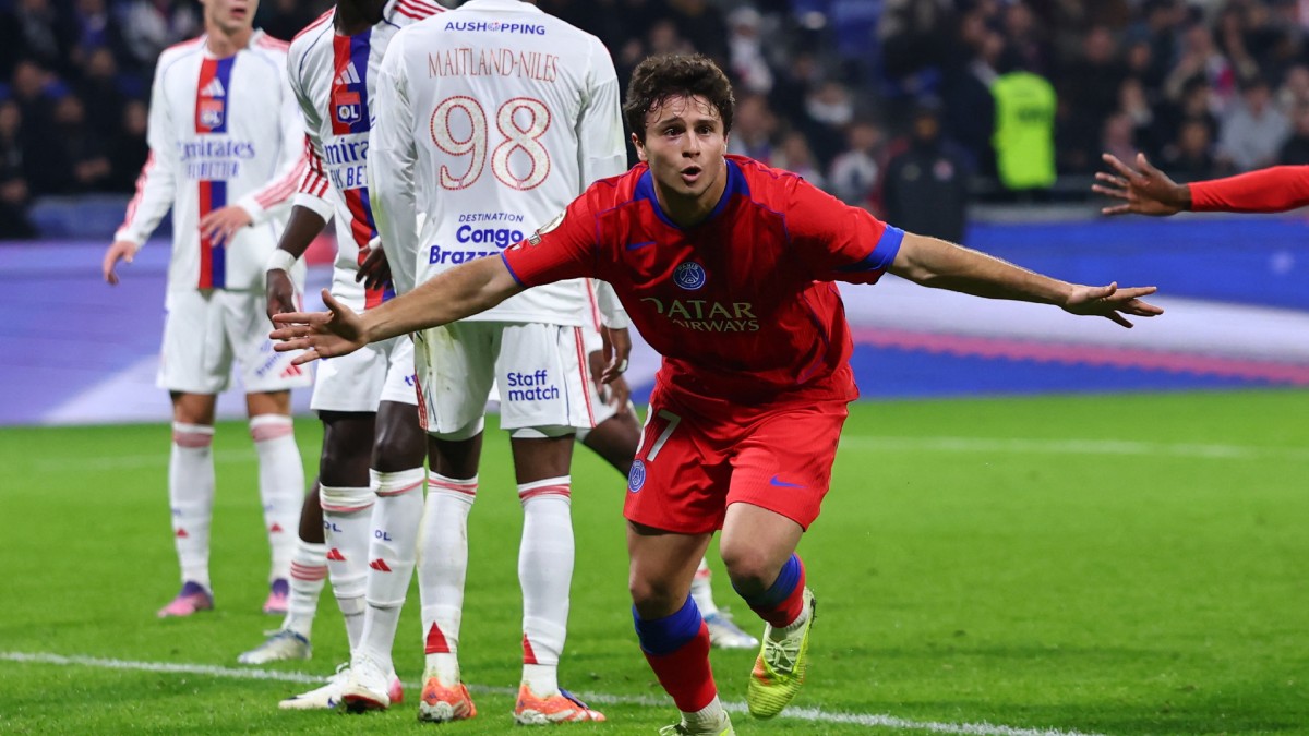 Neves recupera la cima del fútbol francés para el PSG