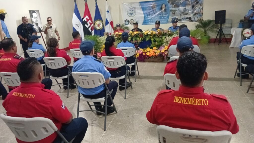Bomberos Unidos se capacitan en atención prehospitalaria