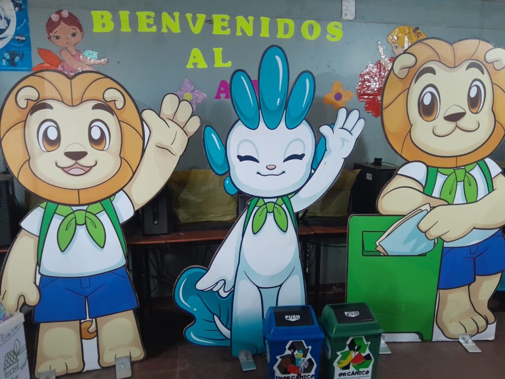 Comuna capitalina desarrolla campaña Vivir limpio, vivir bonito en el Colegio Salomón Ibarra