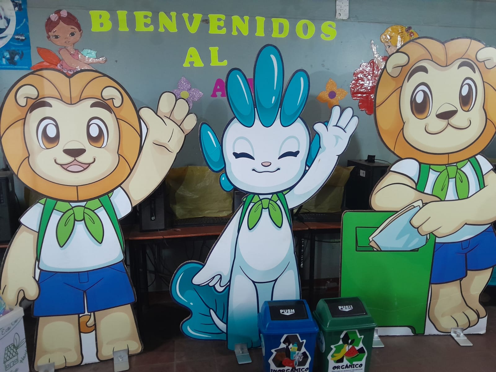 Comuna capitalina desarrolla Campaña Vivir Limpio, Vivir Bonito en el Colegio Salomón Ibarra