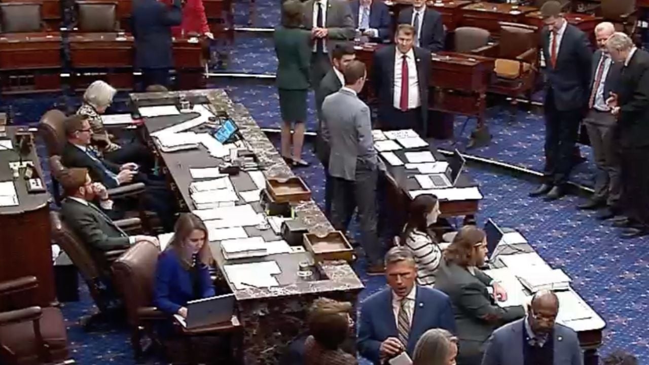 El Senado de EEUU vota a favor de poner fin al cierre del Gobierno