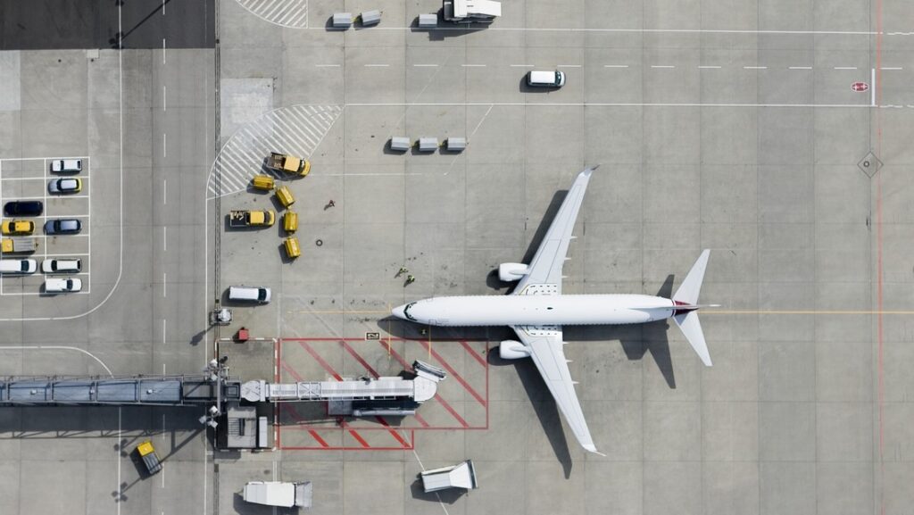 Un piloto sin título transportó a pasajeros por Europa durante varios meses