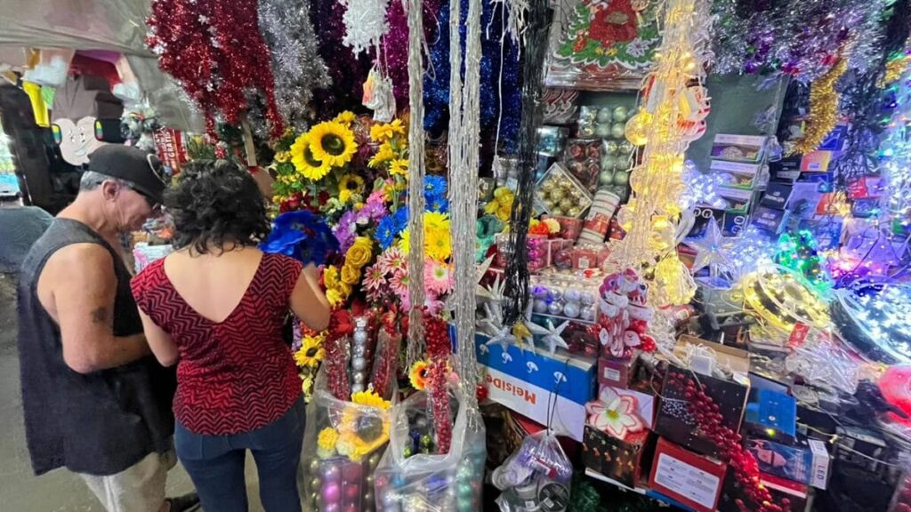 Mercados capitalinos se preparan para las festividades decembrinas