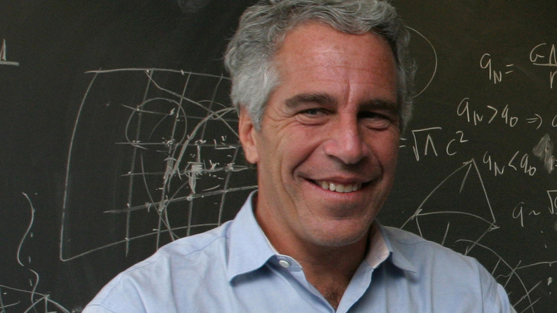 Trump pide al FBI investigar los vínculos de Clinton con Epstein