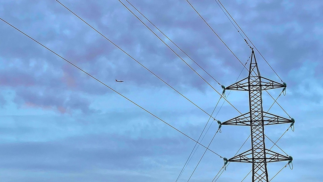 Venezuela denuncia “sabotaje criminal” contra tres torres eléctricas