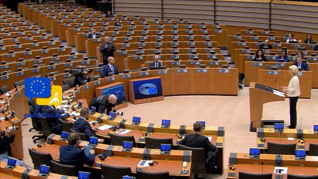 Von der Leyen defiende más ayuda para Ucrania ante un hemiciclo vacío
