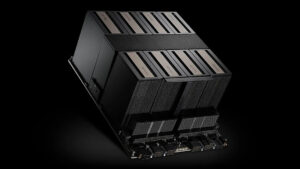 Un país de Latinoamérica es el primero en recibir los 'superchips' más potentes del mundo Los chips Nvidia B300, reconocidos como los procesadores de inteligencia artificial (IA) más potentes del planeta, ya están en El Salvador, de manera que el país centroamericano se convirtió en el primero de Latinoamérica en contar con esta tecnología. El sábado, el presidente salvadoreño, Nayib Bukele, confirmó la adquisición con unas fotografías publicadas en X. Junto con los procesadores desarrollados para cargas de trabajo de IA, posó junto a Ray Pang, vicepresidente de Tecnología y Habilitación de Negocios de Supermicro, empresa estadounidense de tecnología de la información que entregó los B300 a El Salvador. Ese mismo día, la Oficina Nacional de Bitcoin de El Salvador indicó que "esto es solo el comienzo", al tiempo que resaltó la importancia de la alianza con el gigante tecnológico estadounidense Nvidia, la primera compañía en alcanzar un valor de 5 billones de dólares, erigiéndose como la más valiosa del mundo. https://x.com/nayibbukele/status/1989894523216859550?s=20 "Fuimos el primer país en adoptar bitcóin. Ahora, vean cómo nos convertimos en la primera nación soberana con inteligencia artificial", añadió la Oficina Nacional. Una postura similar tuvo Aaron Ginn, director ejecutivo y cofundador de Hydra Host, empresa socia de Nvidia. "La nación bitcóin también se convertirá en la nación de la IA", escribió. Por su parte, Pang agradeció a Bukele por su "audaz visión de IA soberana" para El Salvador. "¡Esperamos ser su socio de confianza en su camino hacia la IA!", agregó en la red social. ¿Cómo se usará? De acuerdo con medios locales, la transacción se enmarca en un plan nacional para implementar la IA en áreas clave como salud, educación, agricultura, economía y medioambiente. Y con esto, comienza una nueva fase en su estrategia de innovación. Ginn detalló que los chips Nvidia B300, que tienen pocos meses en el mercado, serán instalados en una de las plantas geotérmicas de El Salvador. De manera que resaltó el perfil energético de la nación centroamericana. "Los B300 están siendo desplegados sobre uno de sus volcanes, en una central geotérmica", declaró Ginn entrevistado por Diario El Salvador. Con este método, planean operar de forma sostenible. "La IA puede mejorar el tráfico, modernizar servicios gubernamentales, apoyar la educación, fortalecer la salud e incluso participar en investigaciones para predecir terremotos. Detecta patrones que los humanos no ven", proyectó.