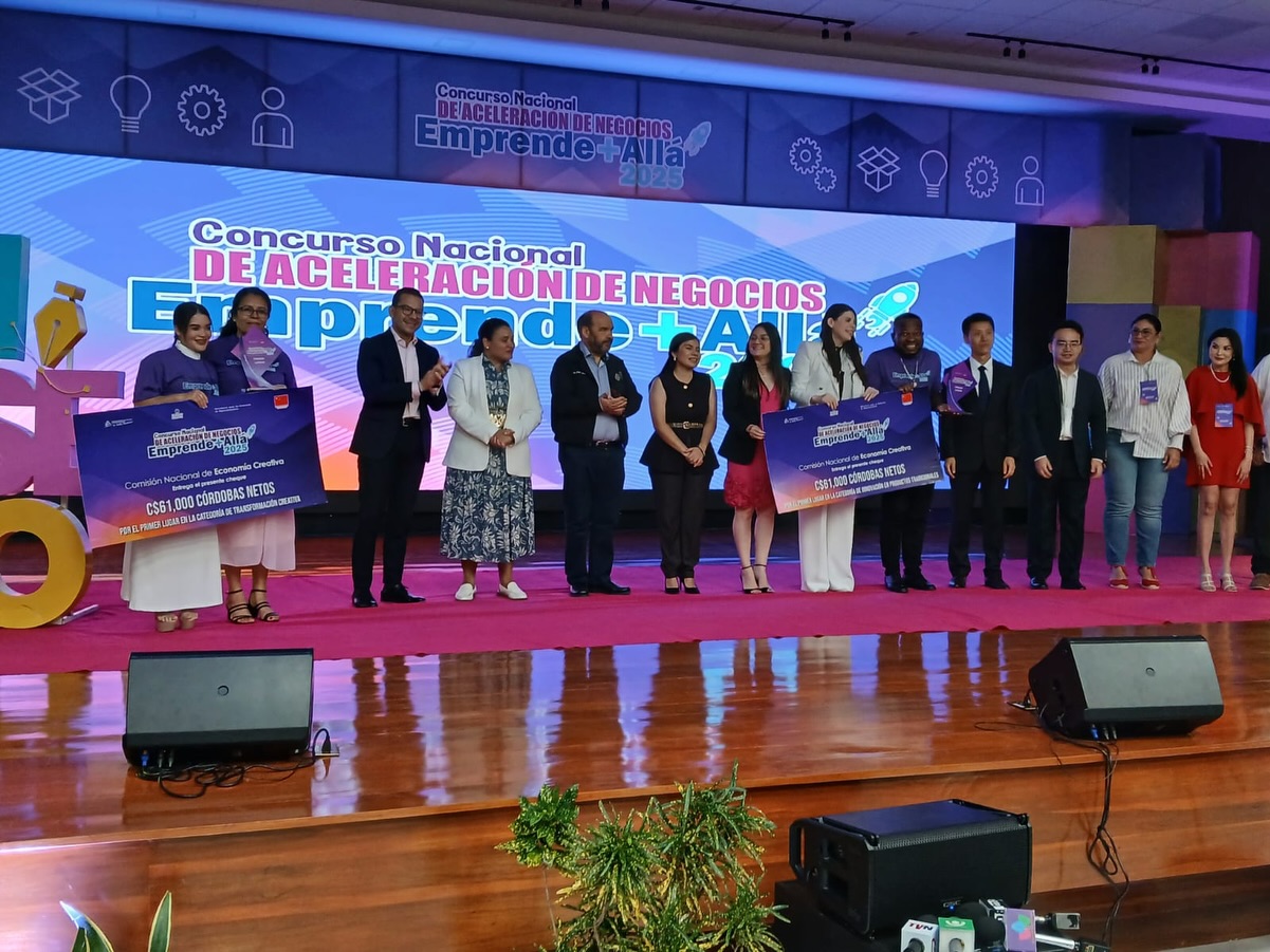 Premian la creatividad y el talento de los protagonistas de Emprende+Allá 2025