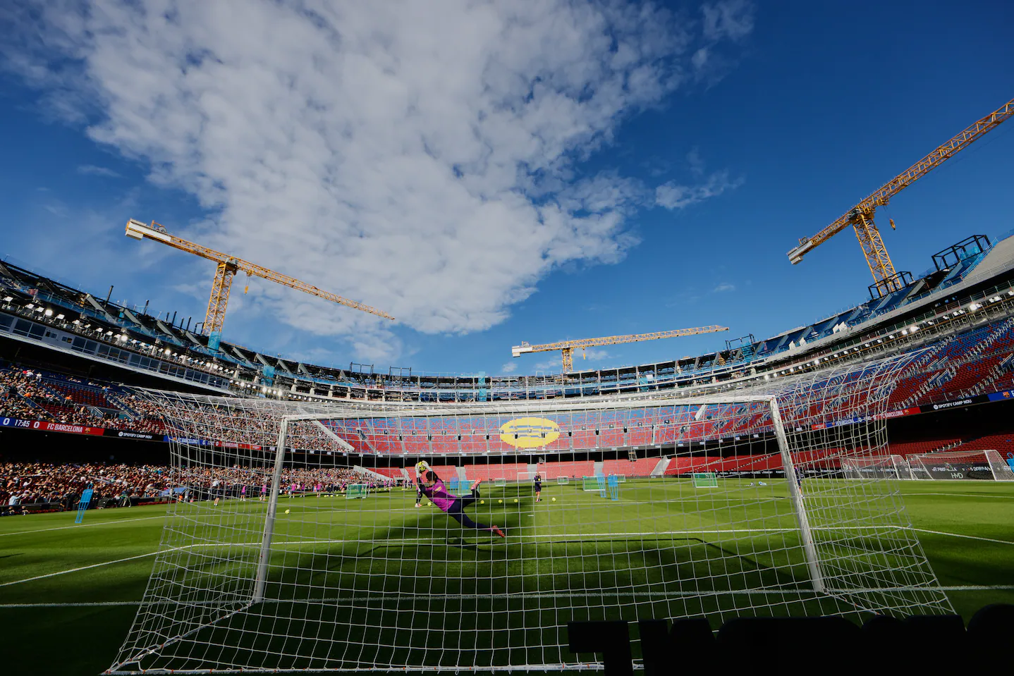 La UEFA aprueba el regreso del Barcelona al Camp Nou para el partido de la Champions League contra Frankfurt