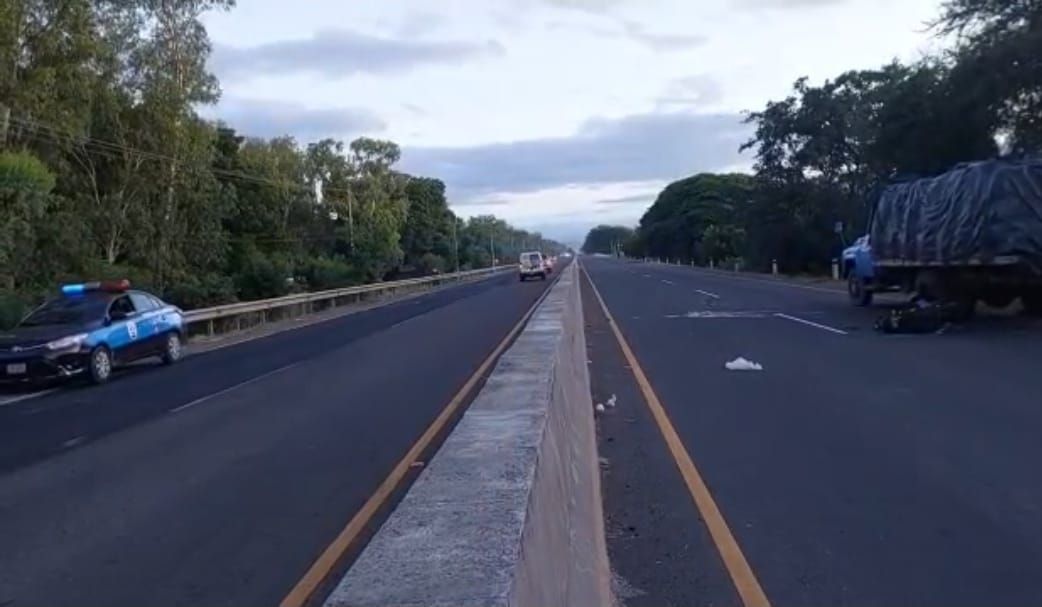 Motociclista muere en carretera a Tipitapa al chocar contra un camión estacionado