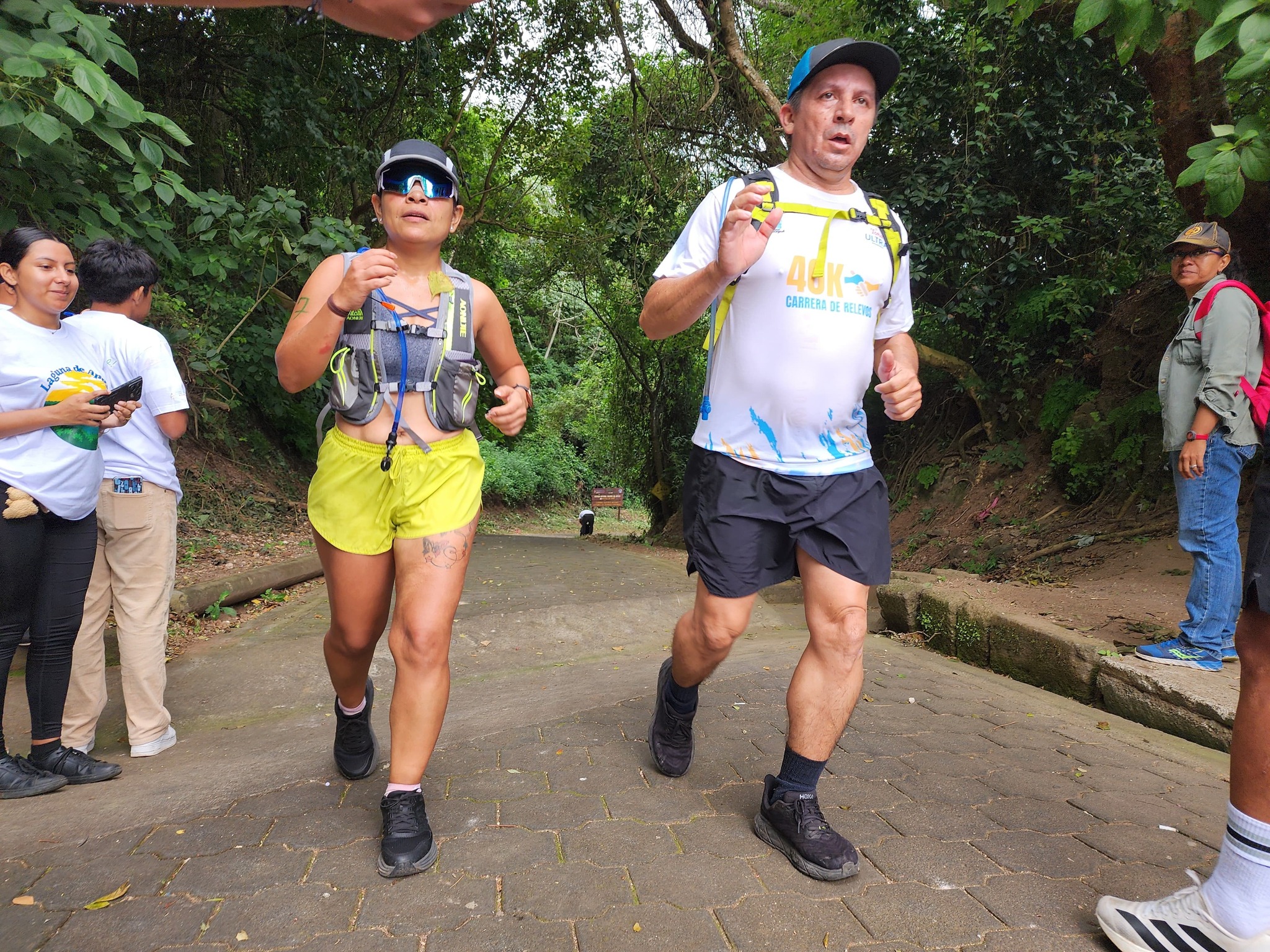 Realizan competencia de reto extremo en la Laguna de Apoyo para promover la conciencia ambiental