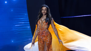 Miss Jamaica lucha por su vida tras aparatosa caída en el Miss Universo 2025