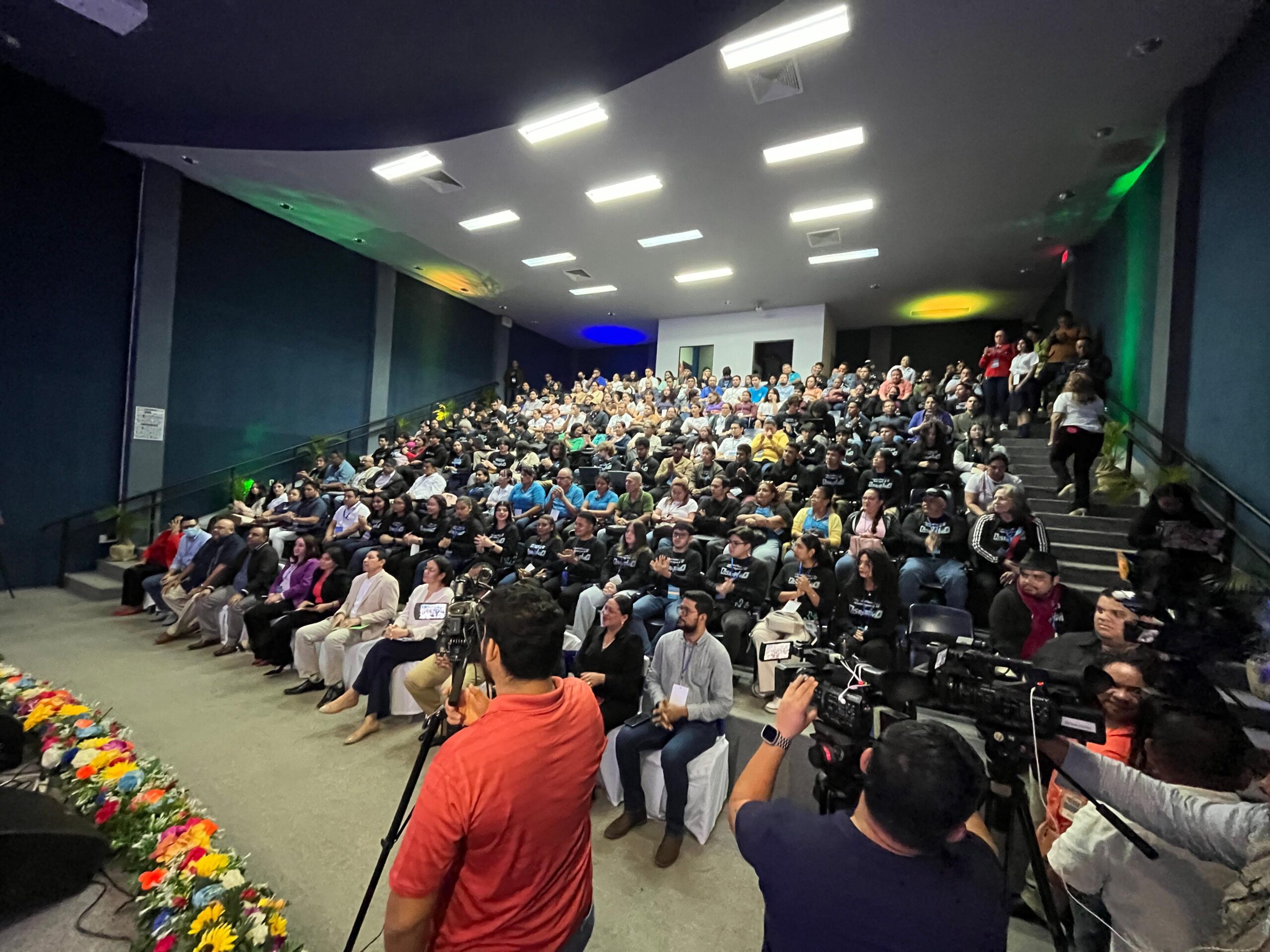 Más de 400 universitarios participan en el Primer Congreso de Ciencia y Tecnología