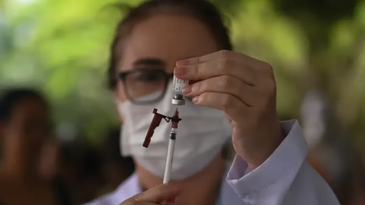 Brasil aprueba la primera vacuna monodosis contra el dengue en el mundo