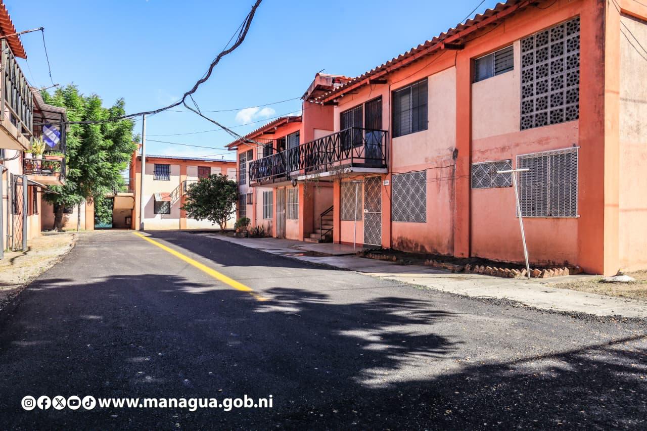 Comuna capitalina entrega nuevas calles a las familias del Barrio San Sebastián