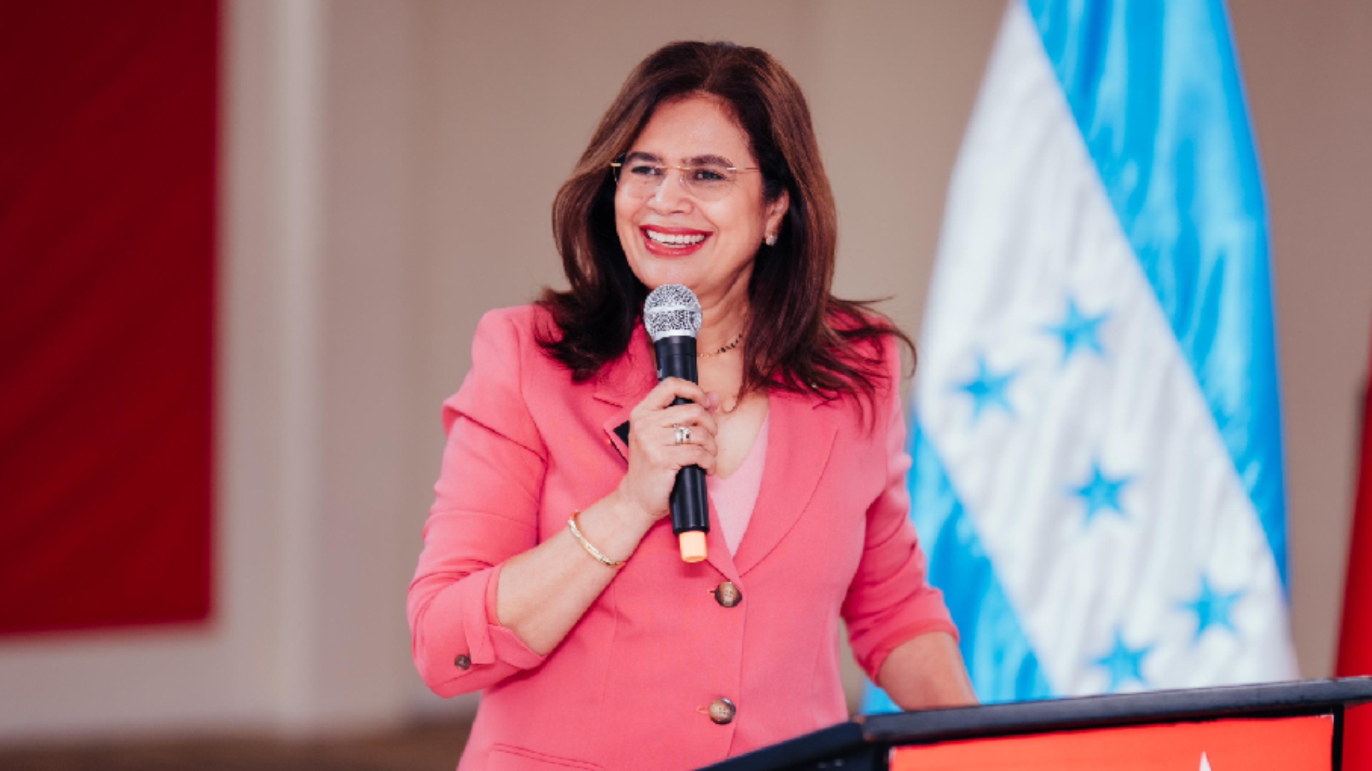 Honduras: Candidata Rixi Moncada llama a defender el voto en jornada electoral