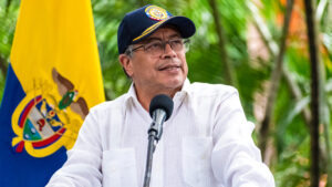 Petro lanza una ofensiva jurídica contra los "asesinatos" de EE.UU. en el Caribe