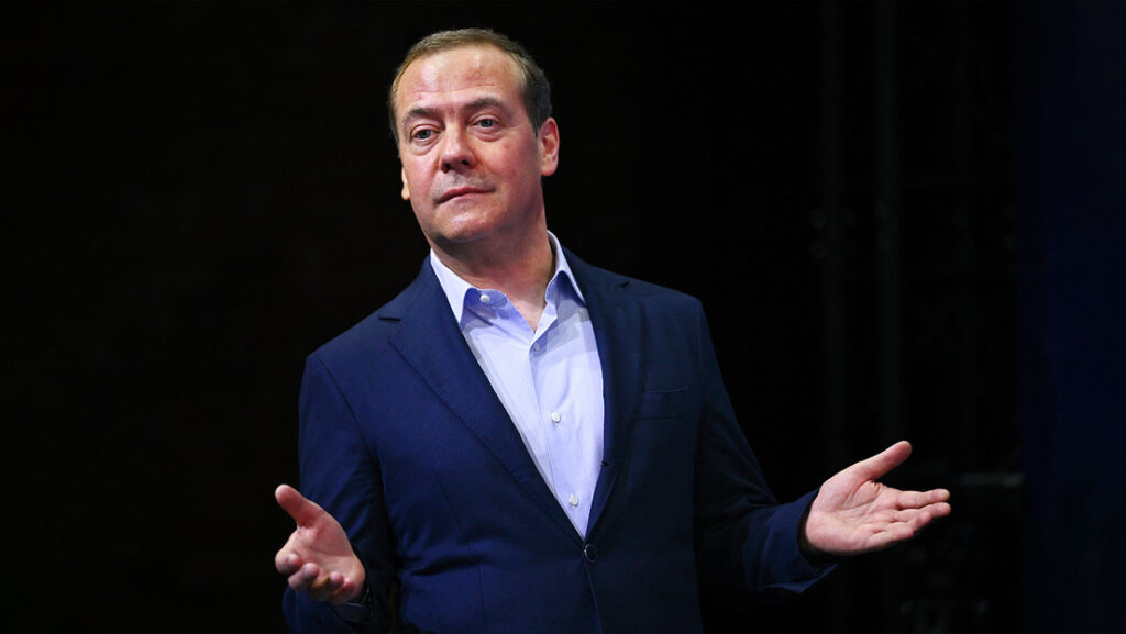 Medvédev se burla de los temores de Macron sobre traición de EEUU a Ucrania