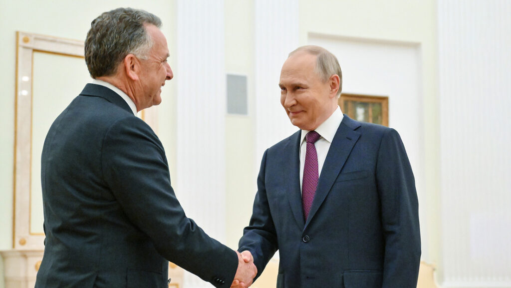 "Se entienden solo con mirarse": Asesor presidencial ruso comenta el diálogo de Putin con Witkoff