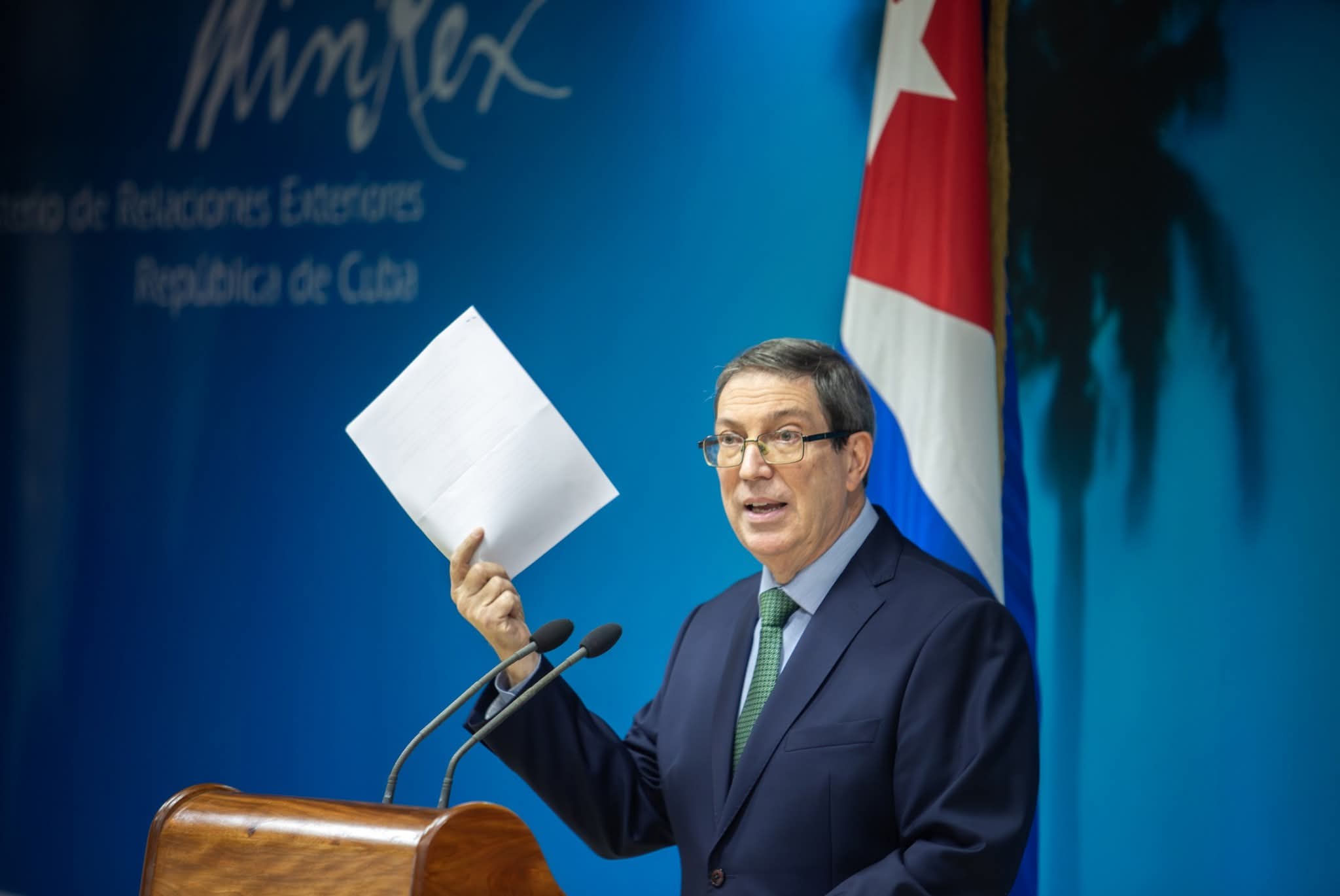 “Evidencia la complicidad”: Cuba sobre el indulto de Trump al expresidente de Honduras