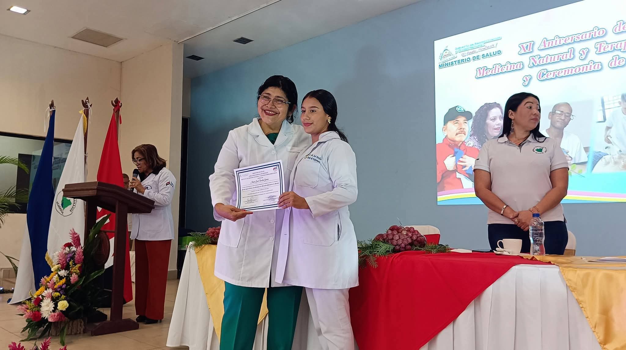Instituto de Medicina Natural y Terapias celebra XI años formando para la atención a los nicaragüenses