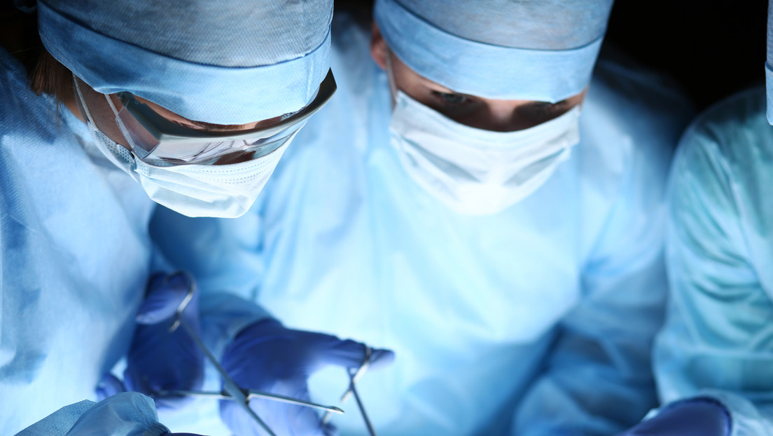 Una mujer muere tras ser operada por un falso médico que estaba ebrio y seguía un video en YouTube