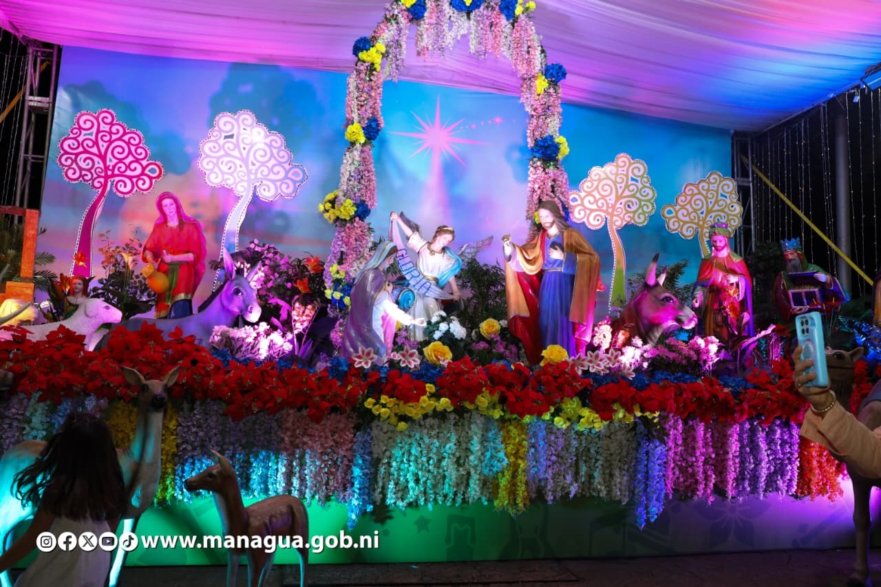 En la víspera de la Navidad inauguran nacimientos del Niño Dios en la Avenida de Bolívar a Chávez