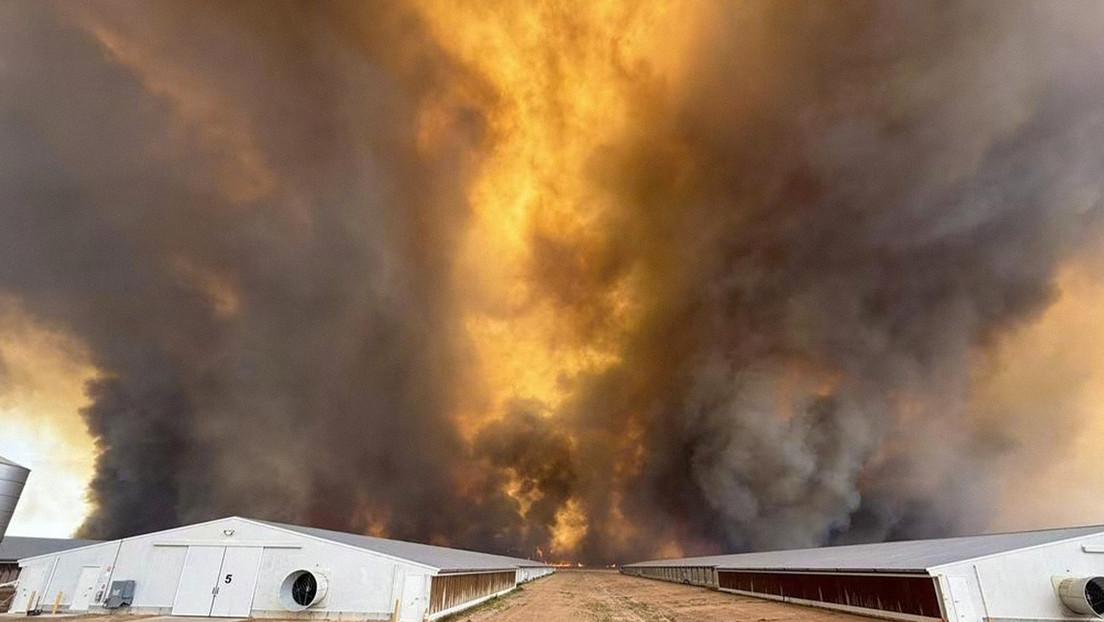 “Demasiado tarde para evacuar”: El oeste de Australia queda bajo sombría alerta por incendios