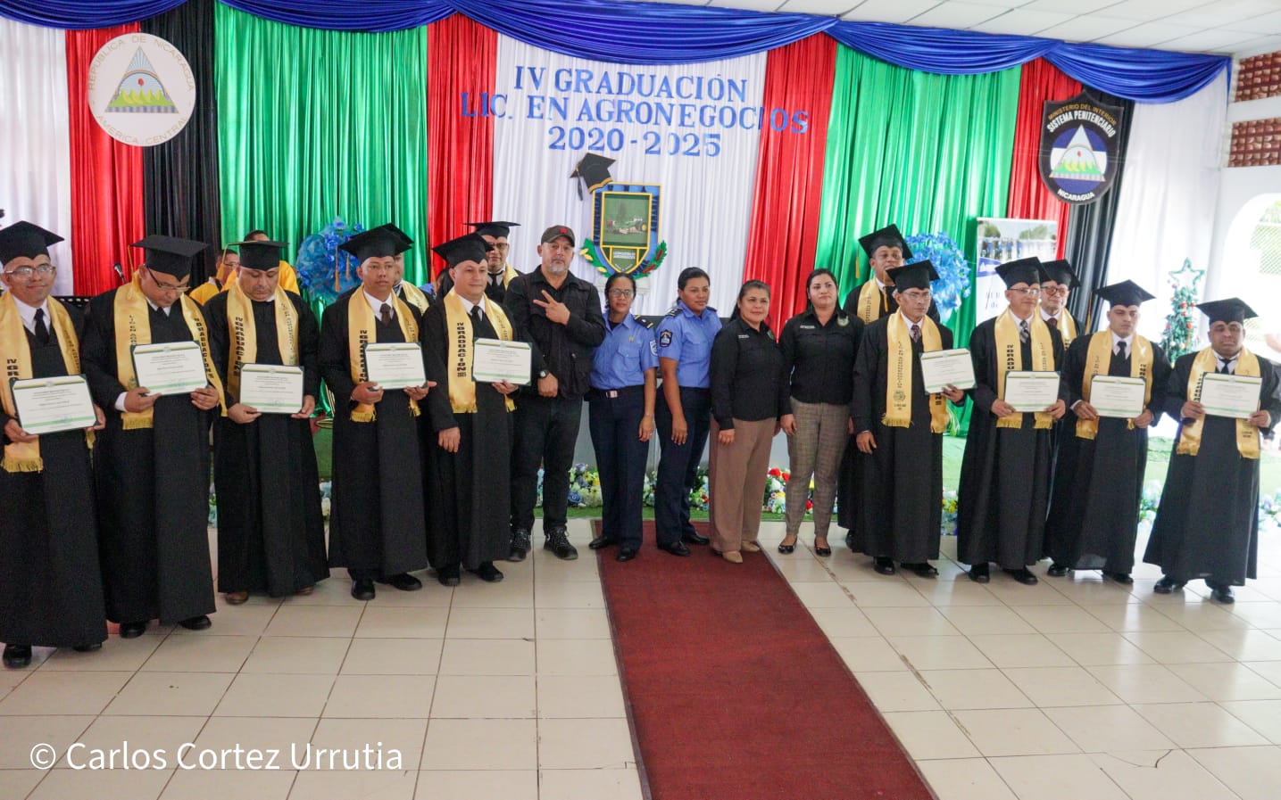 Privados de libertad se gradúan de la Licenciatura de Agronegocios en Managua