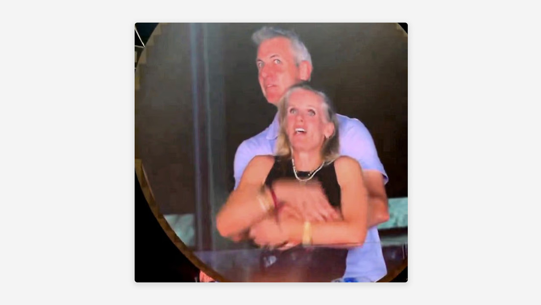 La mujer captada por la cámara de Coldplay con su jefe por fin rompe el silencio
