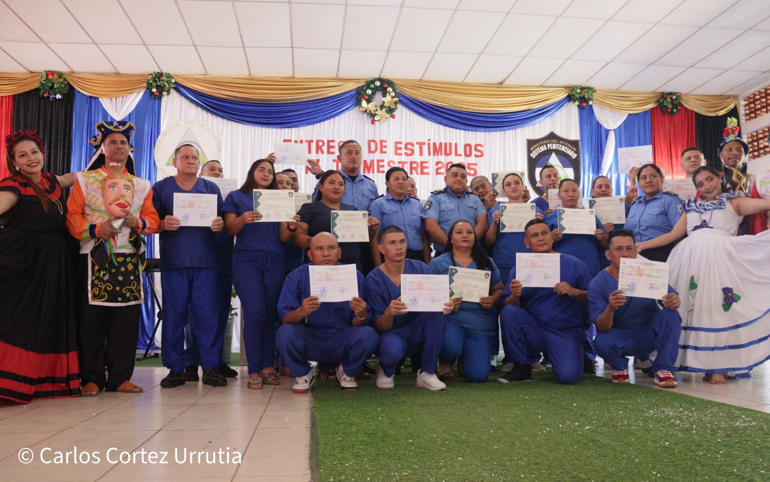 Centros penitenciarios entrega reconocimientos a más de 2 mil reos por sus estudios y trabajos
