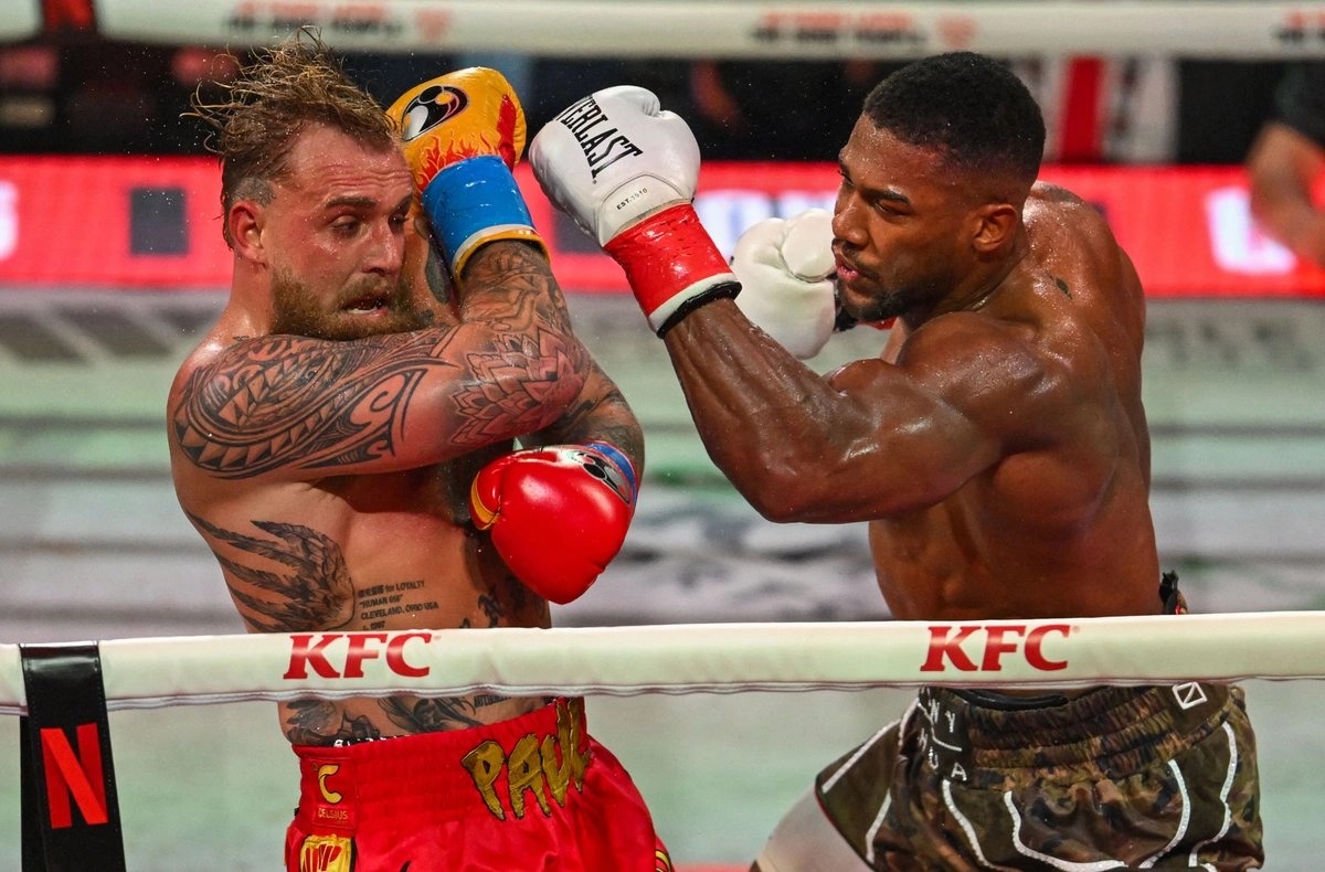Anthony Joshua noquea al youtuber Jake Paul en el sexto round
