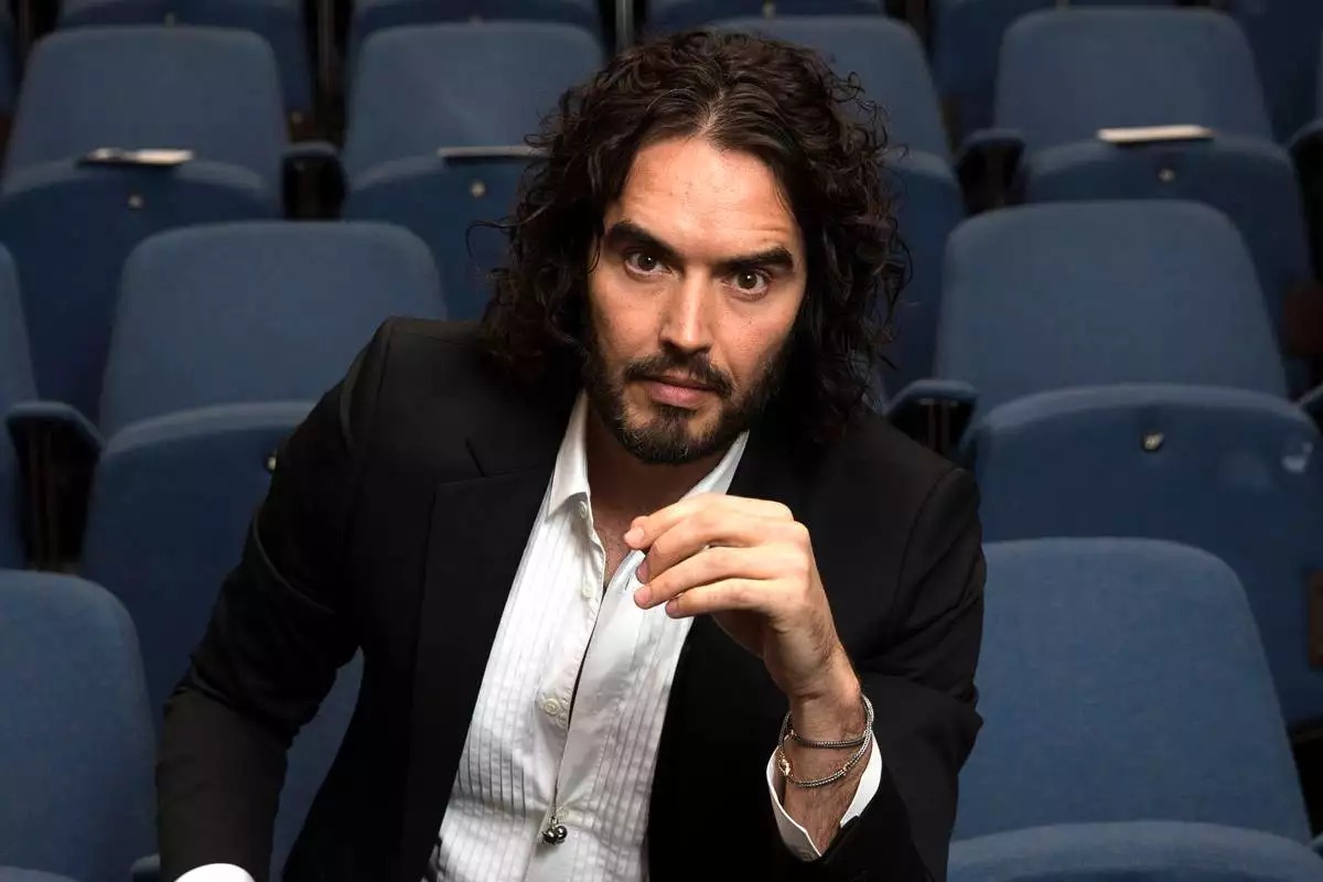 Russell Brand enfrenta nuevas acusaciones de violación y agresión sexual en Reino Unido